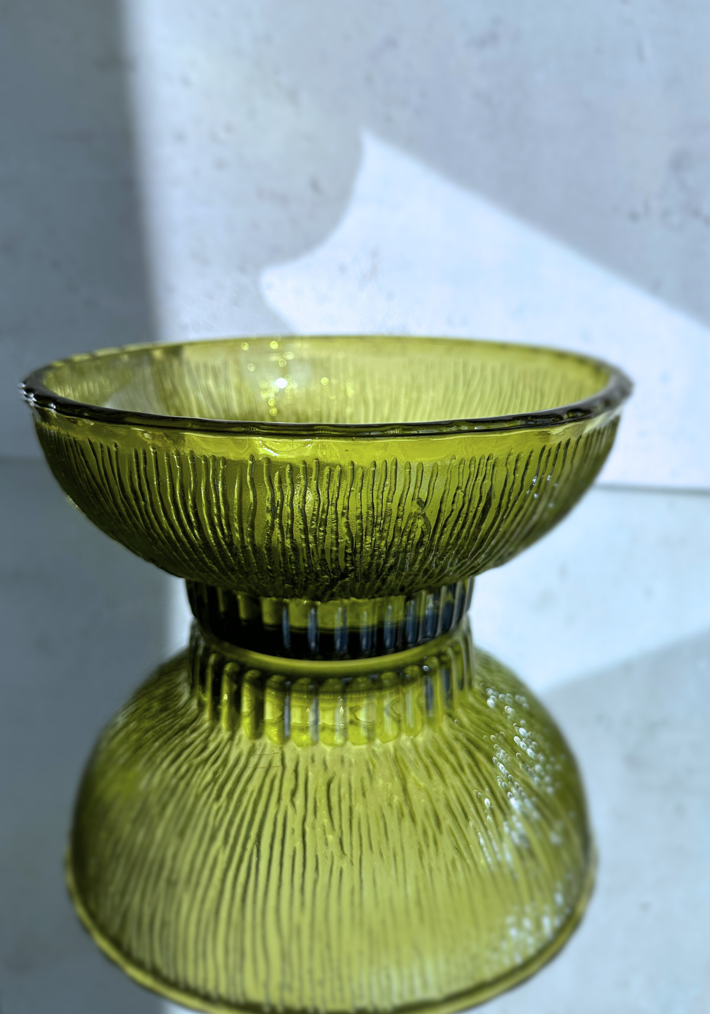 VTG FTD 1975 GLASS FOOTED BOWL, AVOCADO GREEN