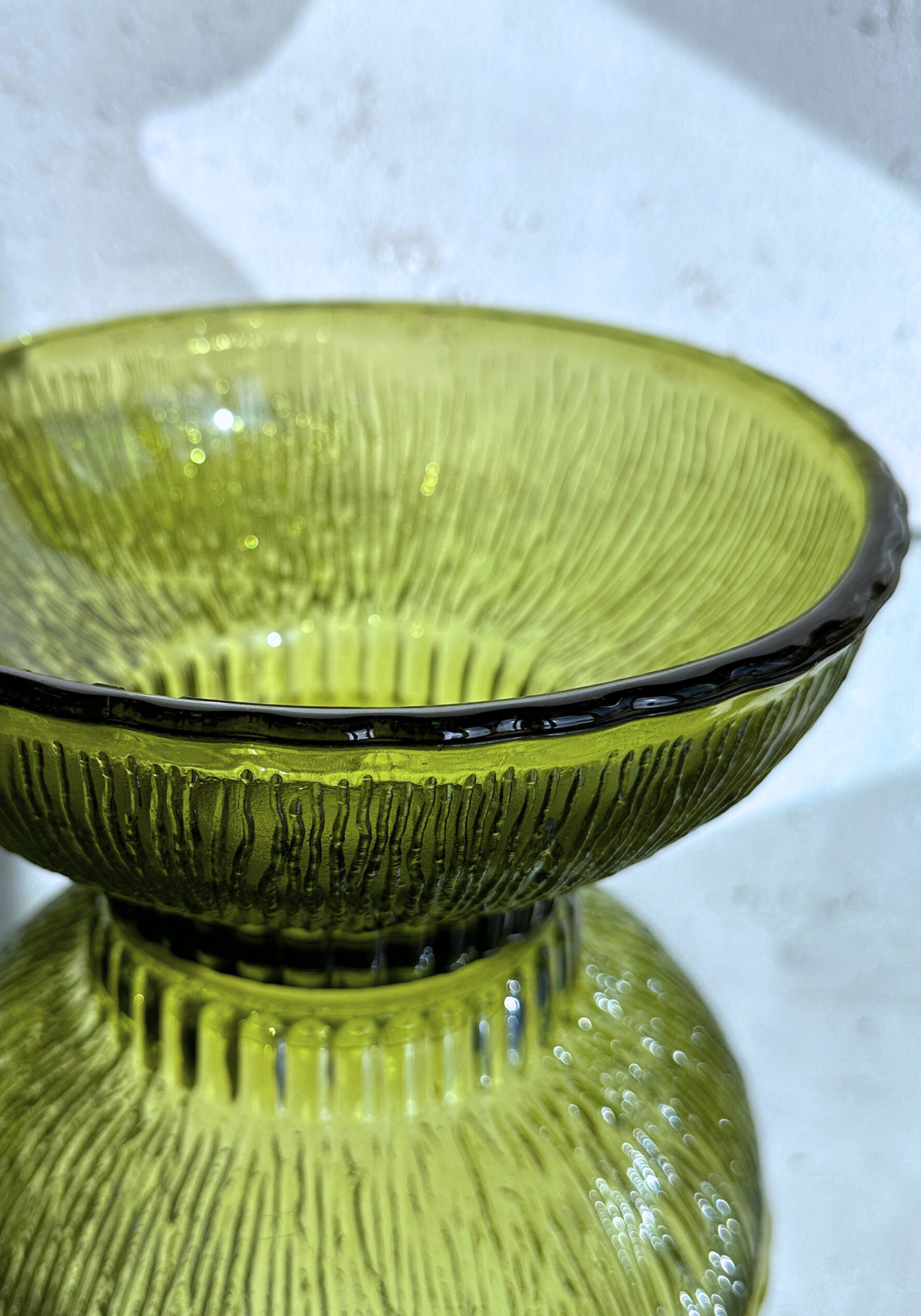 VTG FTD 1975 GLASS FOOTED BOWL, AVOCADO GREEN